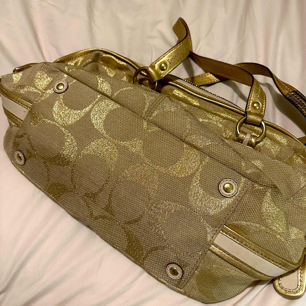 Authentic Coach purse - Picture 5 of 13